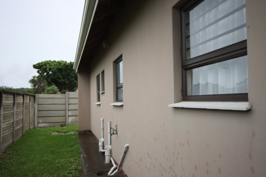  Bedroom Property for Sale in Sunnyridge Eastern Cape